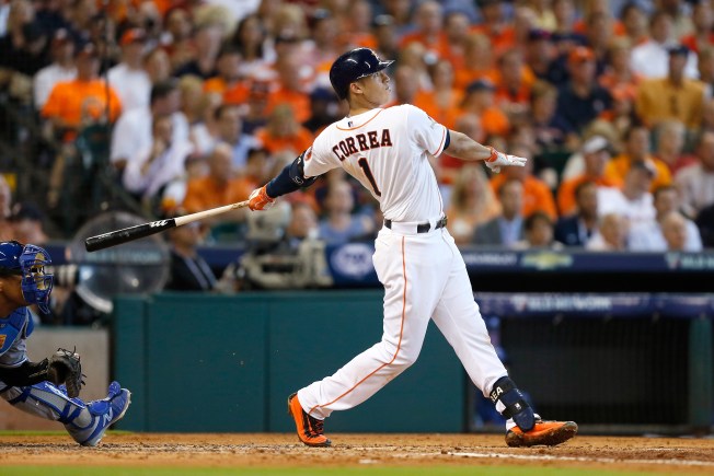 Correa sale de partido de Astros ante Marineros por lesión en pulgar Correa sale de partido de Astros ante Marineros por lesión en pulgar
