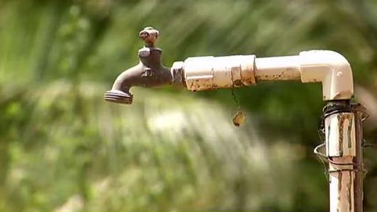AAA_les_cortara_el_servicio..._pero_no_hay_agua