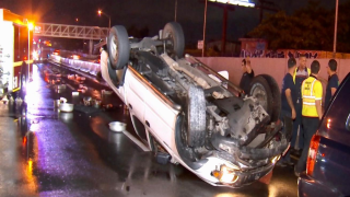 Auto volcado en la Baldorioty