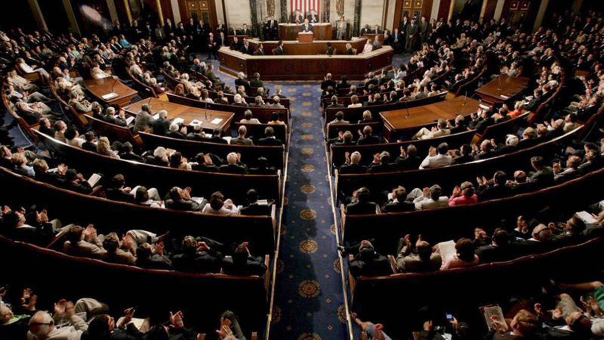 La Cámara de Representantes reprueba a Trump por la guerra con Irán