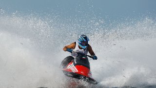 [PHI] Jet skiing