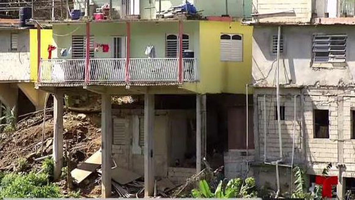 Montadas en columnas: más de 1,500 viviendas inseguras en Comerío –  Telemundo Puerto Rico