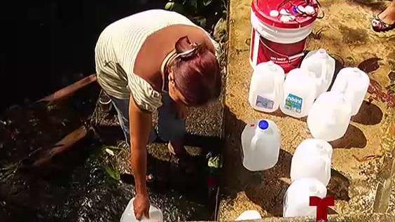 Muchos_recurren_a_los_manantiales_por_falta_de_agua