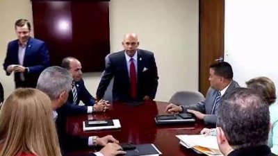 Pedro Janer se reúne con comisionados de Seguridad Pública