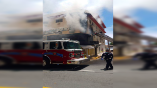 Tres afectados tras incendio en edificio de Santurce