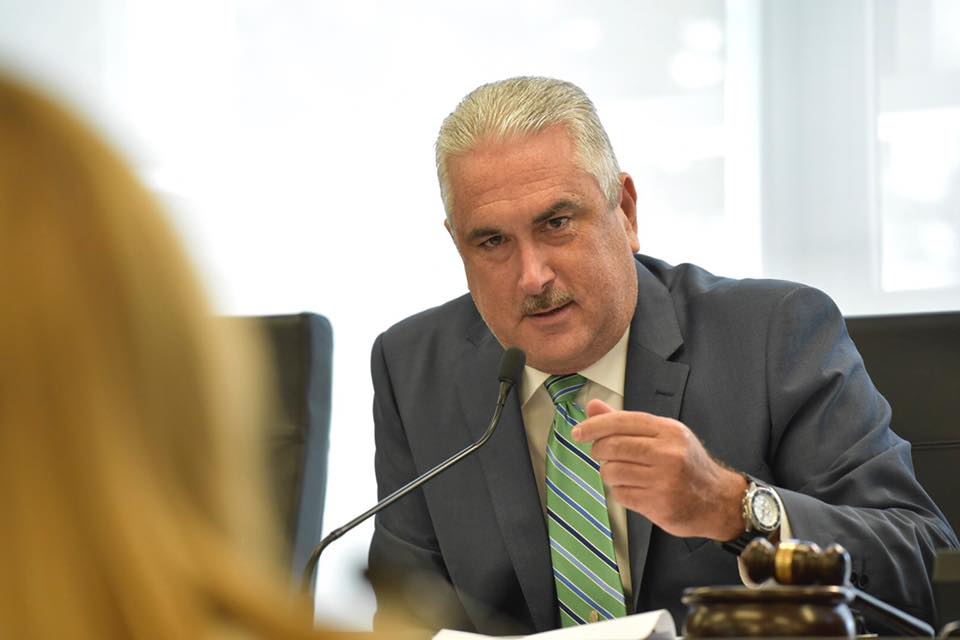 TRS atribuye a “revancha de Domenech” recortes a agencias en presupuesto
