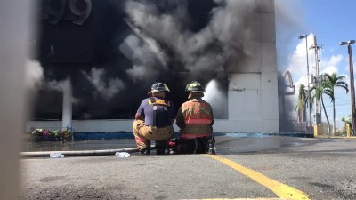 Fuego En Plaza Vega Baja Telemundo Puerto Rico