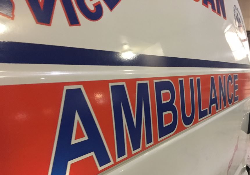 Dos jóvenes resultan heridos de bala en estacionamiento de cancha en Bayamón