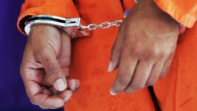Maestro es arrestado por presunto abuso infantil en Hillsborough