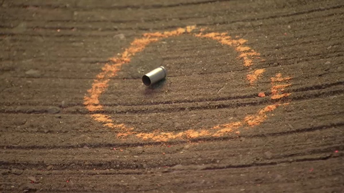 Adolescente resulta herido de bala en incidente de violencia de género