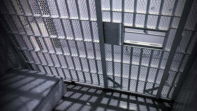 Cargos contra joven por alegada agresión contra hombre con fragmento de cristal