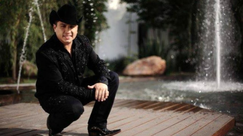 estrellas-cantan-premios-billboard-2015-julion-alvarez-1