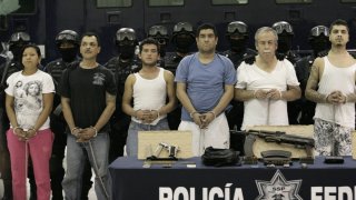 Grupo de detenidos del Cártel del Golfo.