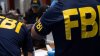 FBI diligencia 22 órdenes de arresto contra organización criminal en el área oeste