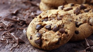 tlmdthumb-galleta-chocolate-chip-cookie-shutterstock_586694285