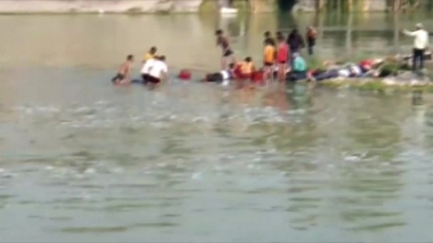 Mueren invitados de boda al caer a un río en India
