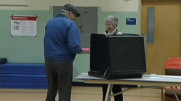 Gobierno de Trump no podrá implementar requisito de prueba de ciudadanía para votar
