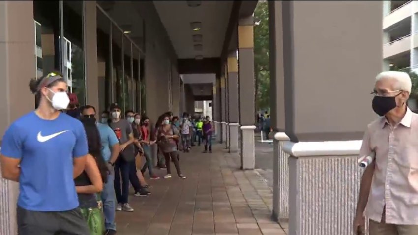 Continúan las filas: ciudadanos acuden a último momento a la JIP