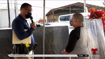 Agentes de la Policía llevan regalos a familias necesitadas en Quebradillas