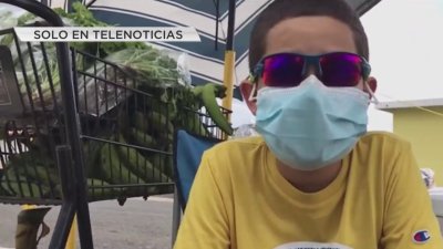 ¡Sin parar! Richard retoma labores en su puesto para vender frutas y viandas