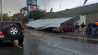 Colapsa techo de "car wash" en Yauco