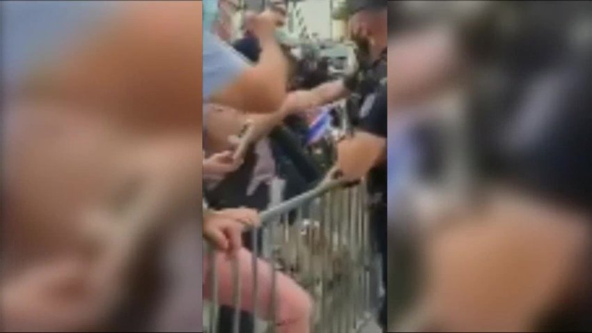 Video de la bofetada a Macron en Francia