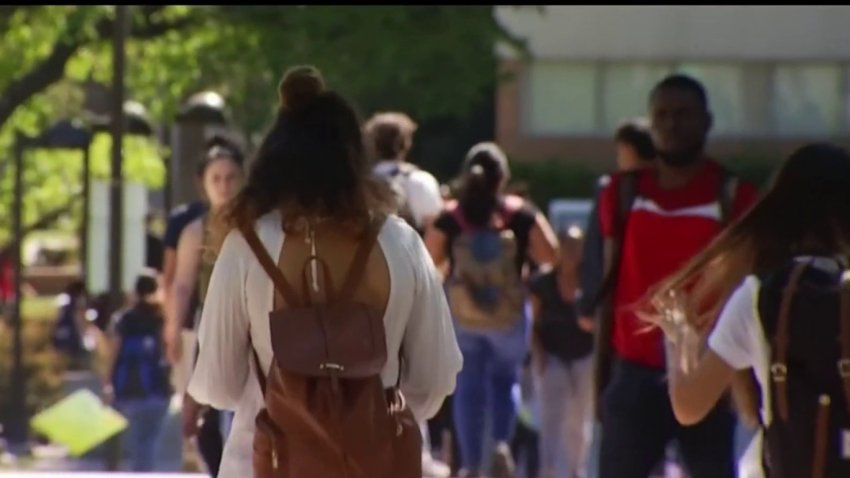 Gobierno perdonará deuda estudiantil a más de 300,000 personas con discapacidad