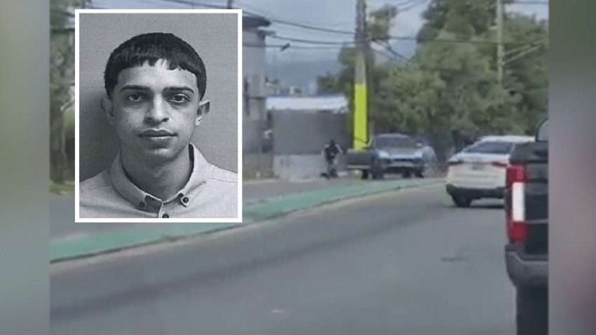 Autoridades andan tras la pista de gatilleros que ejecutaron a un joven frente a un supermercado