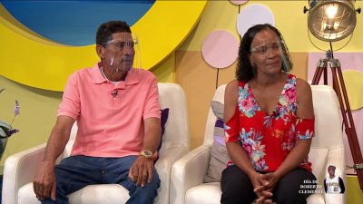 Matrimonio madruga todos los días para pescar mar adentro