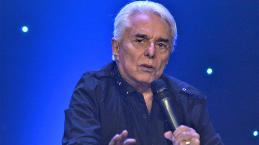 MEXICO CITY, MEXICO – SEPTEMBER 14: Enrique Guzmán speaks during the press conference of Jesucristo Super Estrella at Centro Cultural Teatro 1 on September 14, 2021 in Mexico City, Mexico. (Photo by Medios y Media/Getty Images)