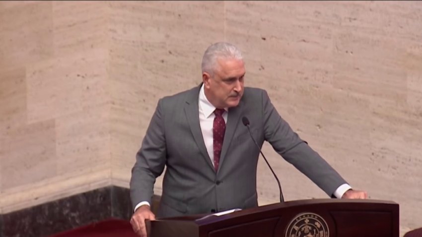 A viva voz: Senado aprueba ley habilitadora del Plan de Ajuste de la Deuda