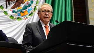 Fotografía del secretario de Salud de México al comparecer ante diputados