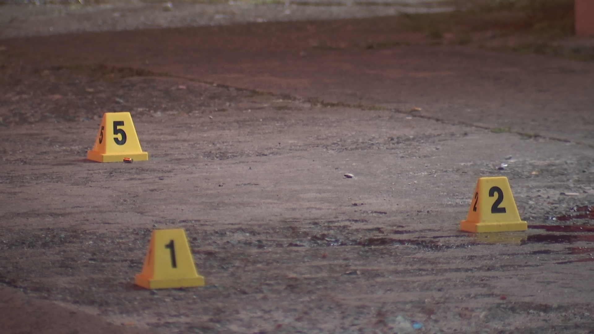 Asesinan a menor de 17 años y abandonan su cuerpo en acera en Mayagüez