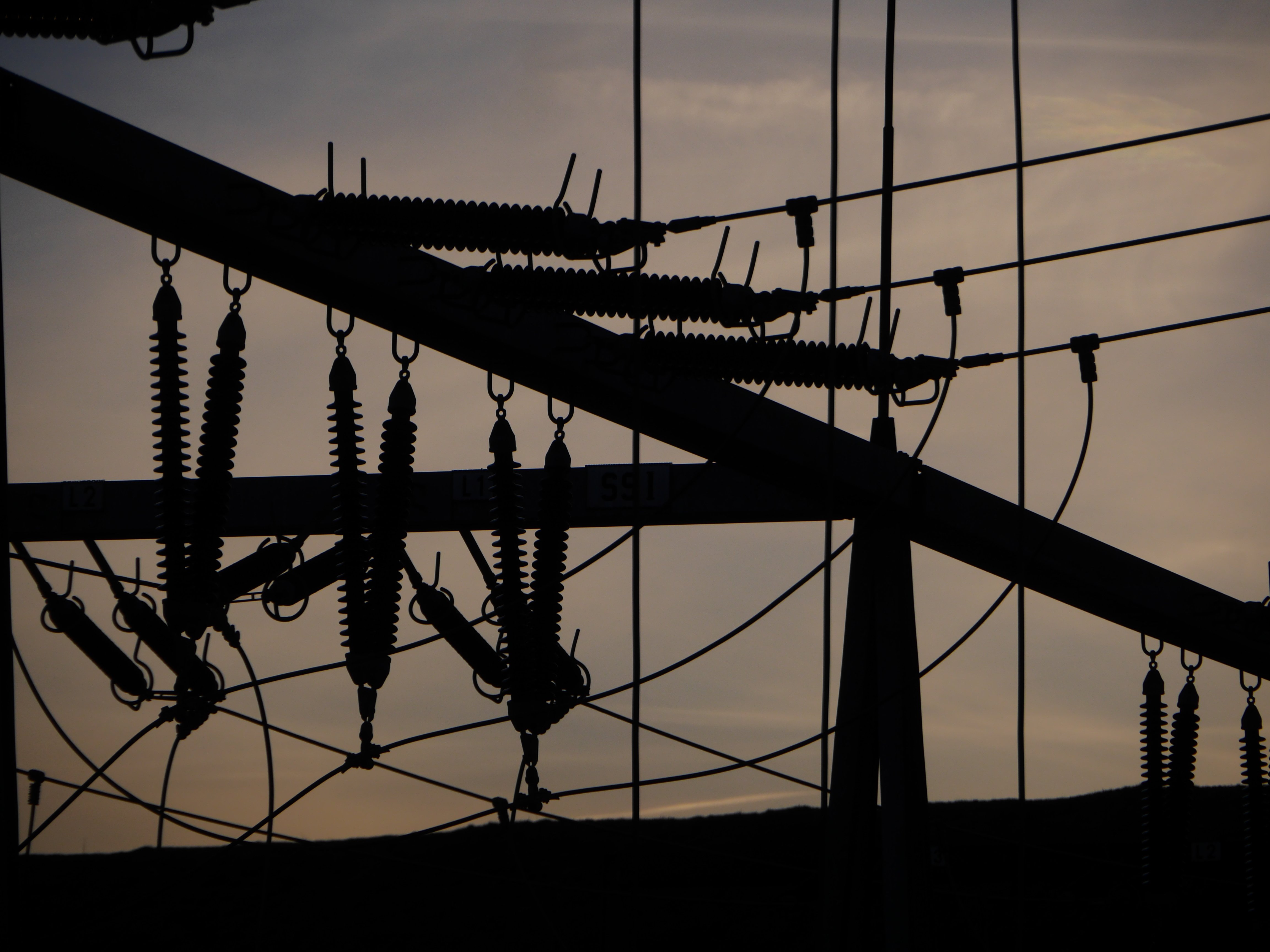 Imagen del artículo de Telemundo PR: Negociado de Energía impone multa de $25,000 a Genera por incumplir orden de entregar documentos