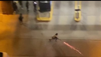 En video: caos por guerra de fuegos artificiales entre vecinos en Minneapolis