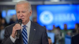 Presidente Joe Biden durante una conferencia de prensa en la sede de FEMA.