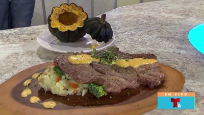 Cocina al día | Steak en salsa de calabaza con majado