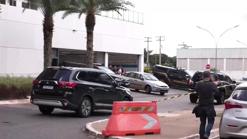 El expresidente Bolsonaro responde a la policía de Brasil por qué tiene unas joyas sauditas