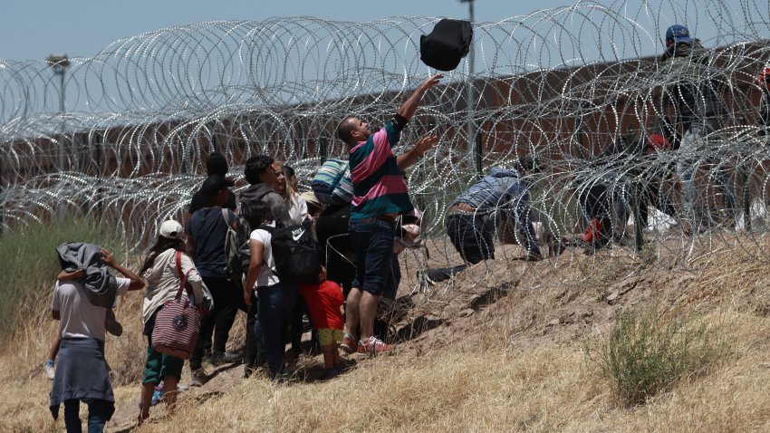 CIUDAD JUAREZ , MEXICO – MAY 11: Migrants try cross the United States border before the Title 42 policy, which allows for the immediate expulsion of irregular migrants entering the country, comes to an end, in Ciudad Juarez, Mexico on May 11, 2023. (Photo by Christian Torres Chavez/Anadolu Agency via Getty Images)