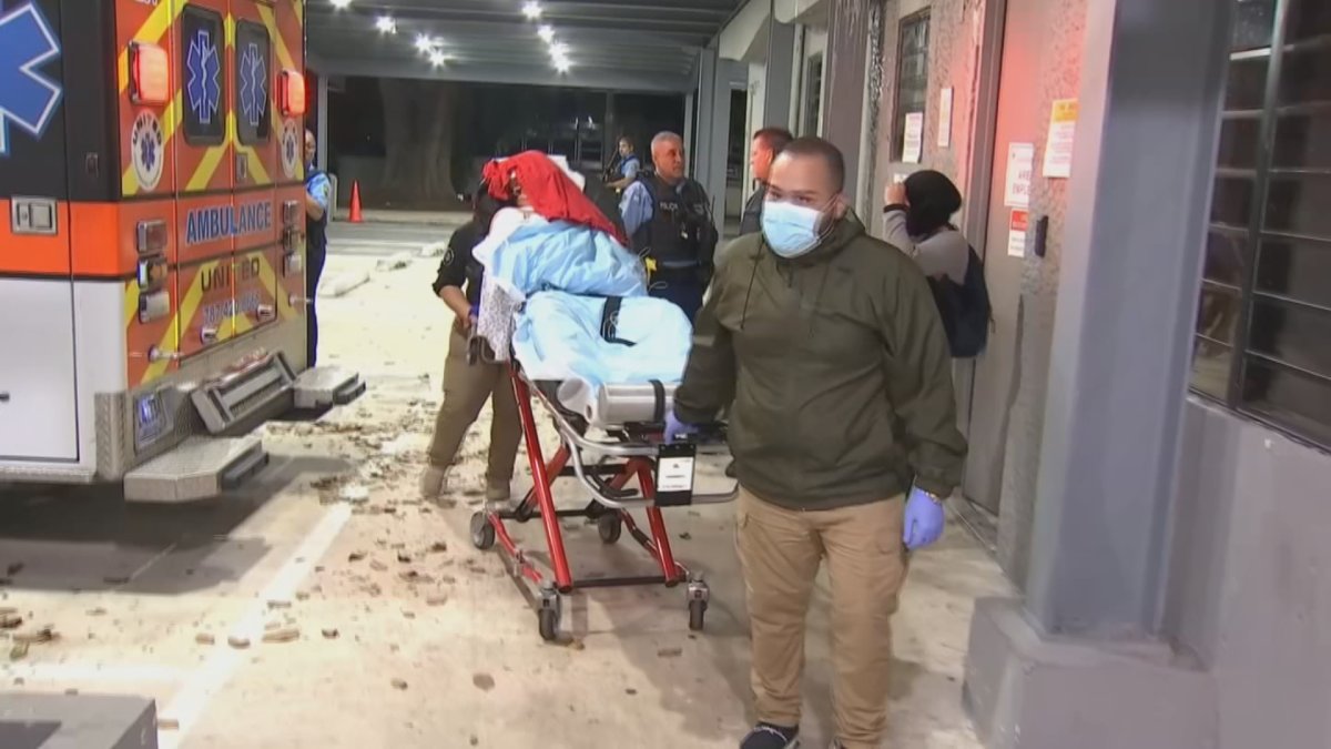 Balacera en Patillas deja a hombre y menor heridos – Telemundo Puerto Rico