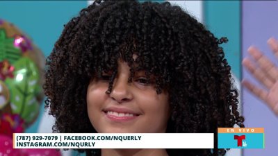 Maestra se dedica a educar sobre el cuidado del cabello rizado