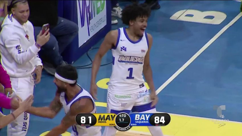 ¡Clase de triple! Thompson le da la victoria a los Vaqueros