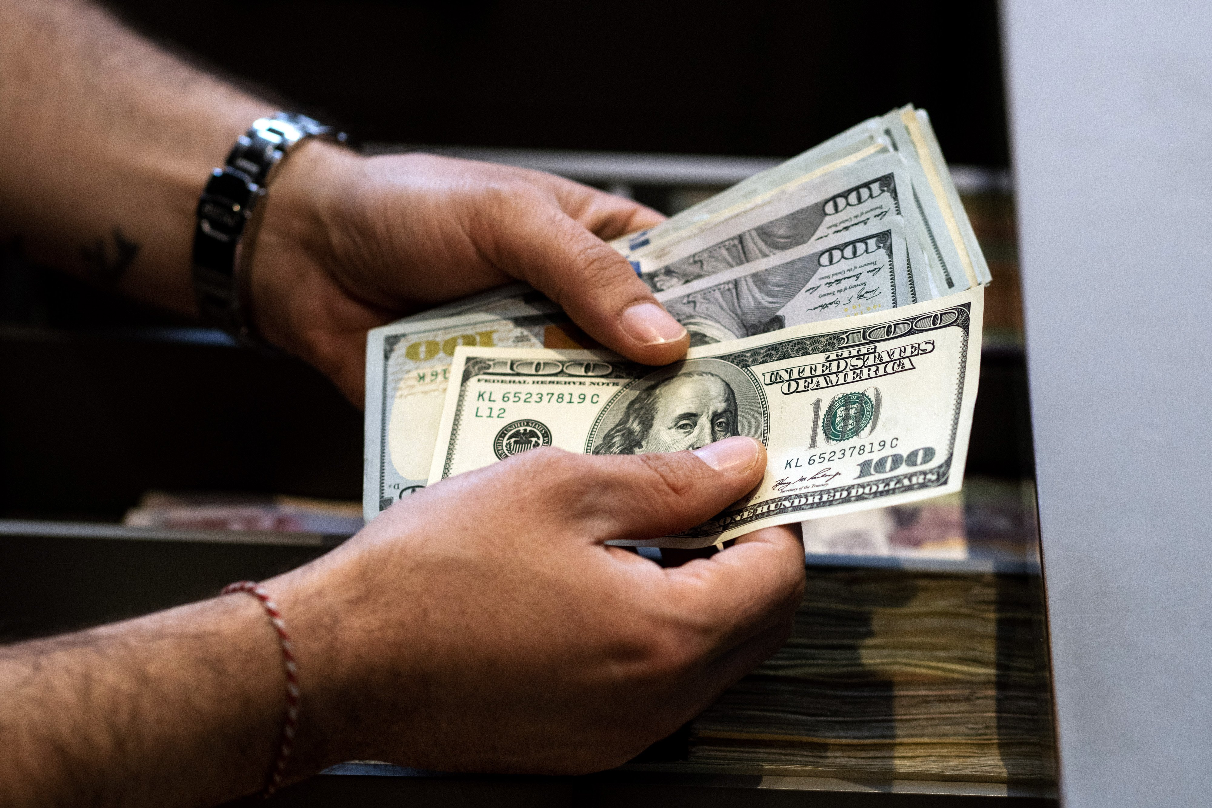 Si vives de cheque a cheque, estos consejos pueden ayudarte a hacer rendir más tu dinero