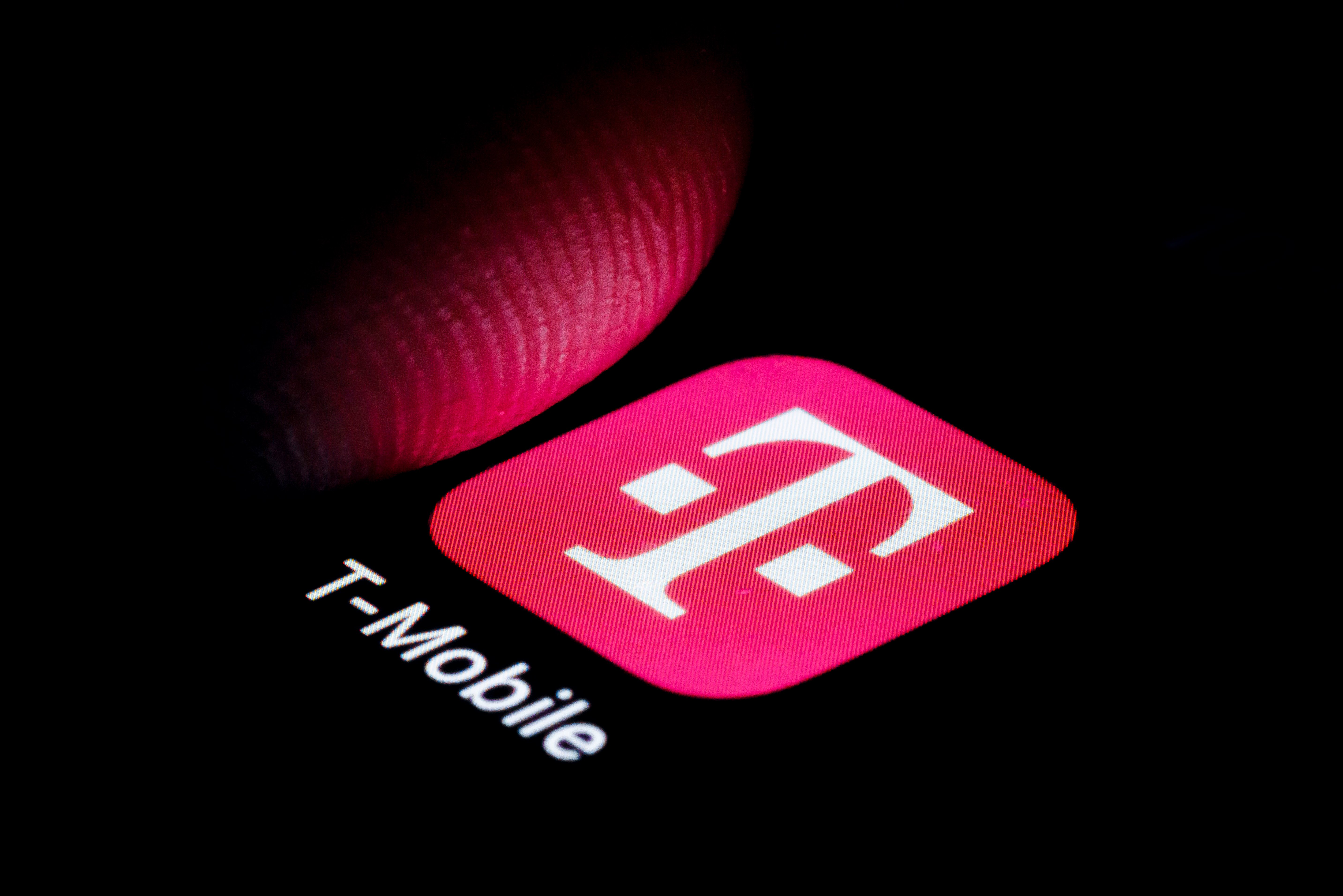"Estamos trabajando": T-Mobile responde a los reportes de fallas en el servicio