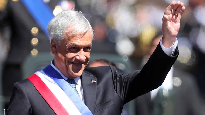 CH27. VALPARAÍSO (CHILE), 06/02/2024.- Fotografía de archivo fechada el 11 de marzo de 2018 del expresidente chileno Sebastián Piñera (2010-2014, 2018-2022) durante su investidura para su segundo mandato, en Valparaíso (Chile). El expresidente de Chile Sebastián Piñera muere en un accidente de helicóptero en el Lago Ranco, en el sur de Chile, hoy, 6 de febrero de 2024. EFE/Mario Ruiz ARCHIVO