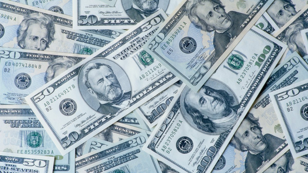 Más de 1,300 imputados por fraude al PUA recibirán sus cheques de vuelta