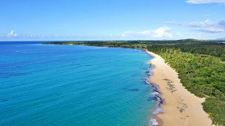 Playa Los Tubos en Manatí.