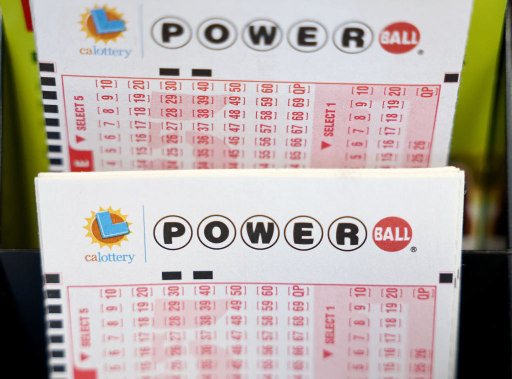Se llevan premio de $50,000 del Powerball