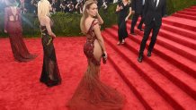 Jennifer Lopez arrives at the 2015 Metropolitan Museum of Art's Costume Institute Gala benefit in honor of the museums latest exhibit China: Through the Looking Glass May 4, 2015 in New York. AFP PHOTO / TIMOTHY A. CLARY (Photo credit should read TIMOTHY A. CLARY/AFP via Getty Images)