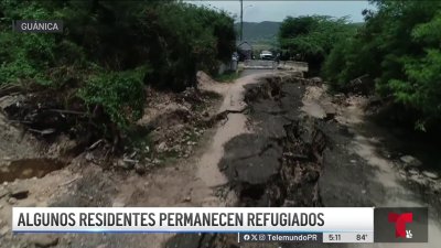 Deslizamiento de terreno pone en peligro a familias en Guánica